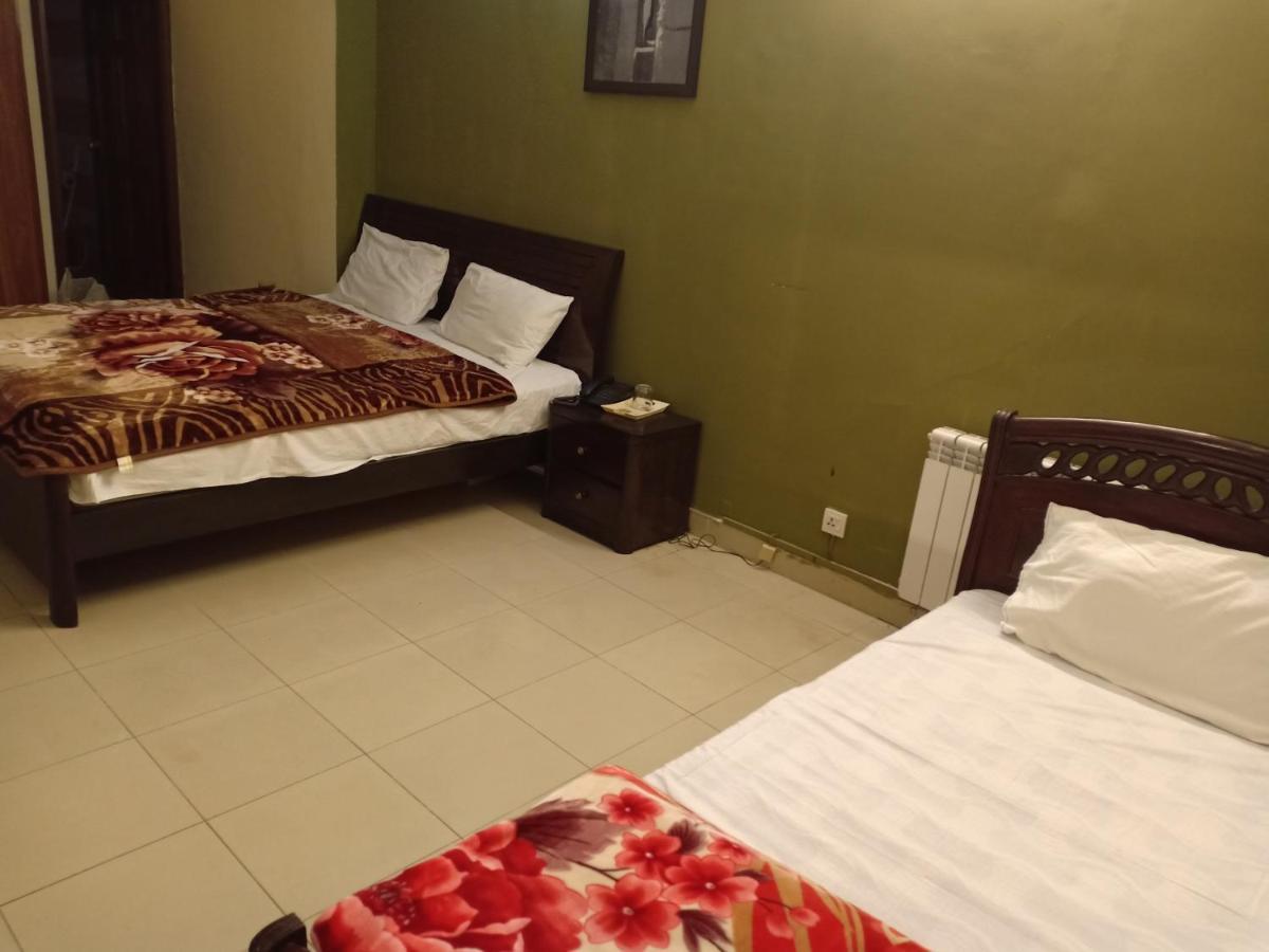 Tourist Hub Islamabad Bed & Breakfast Exterior photo