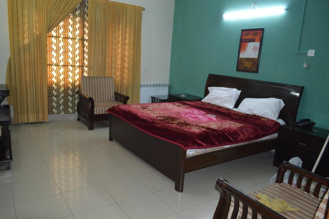 Tourist Hub Islamabad Bed & Breakfast Exterior photo