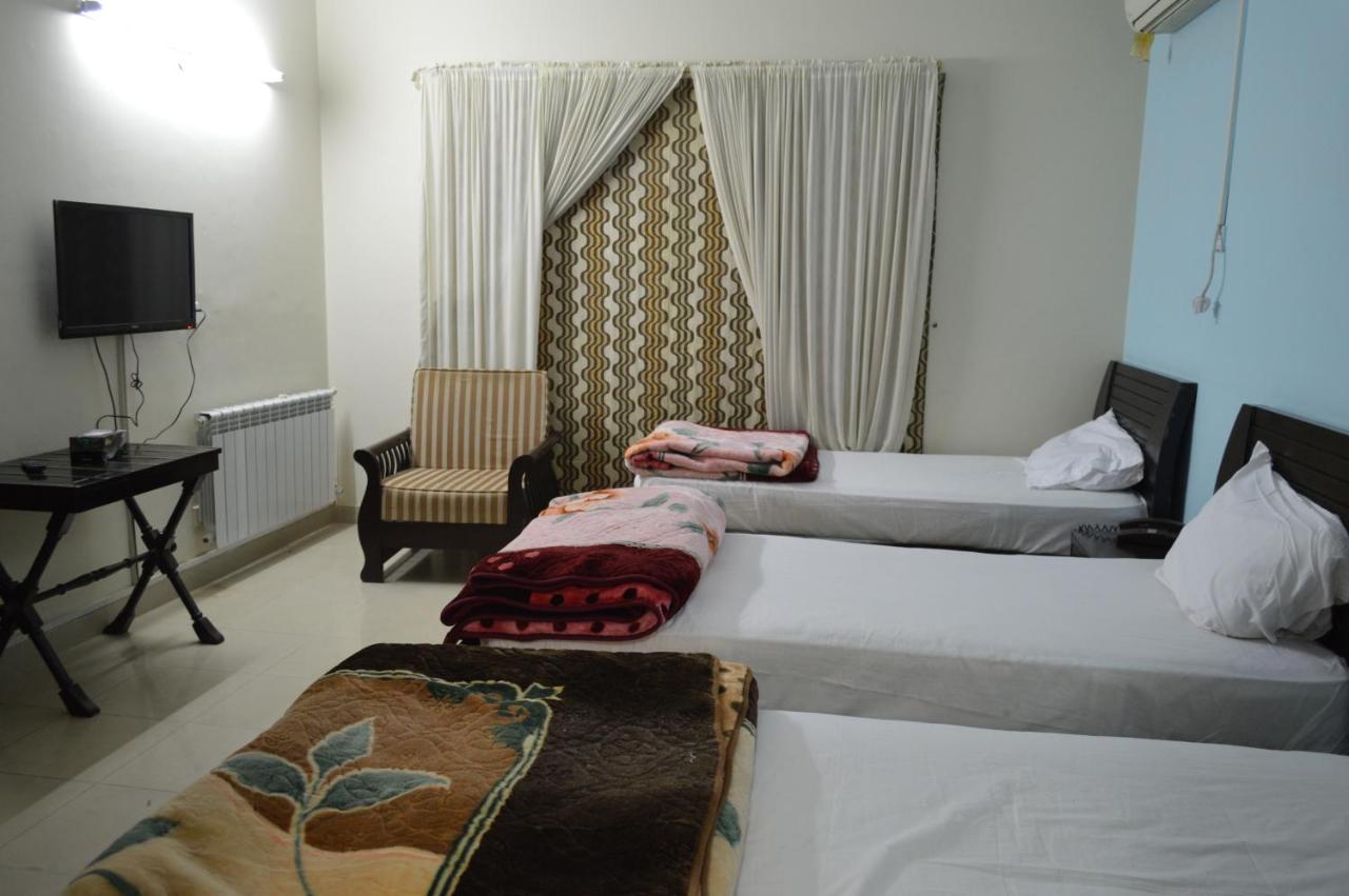 Tourist Hub Islamabad Bed & Breakfast Exterior photo
