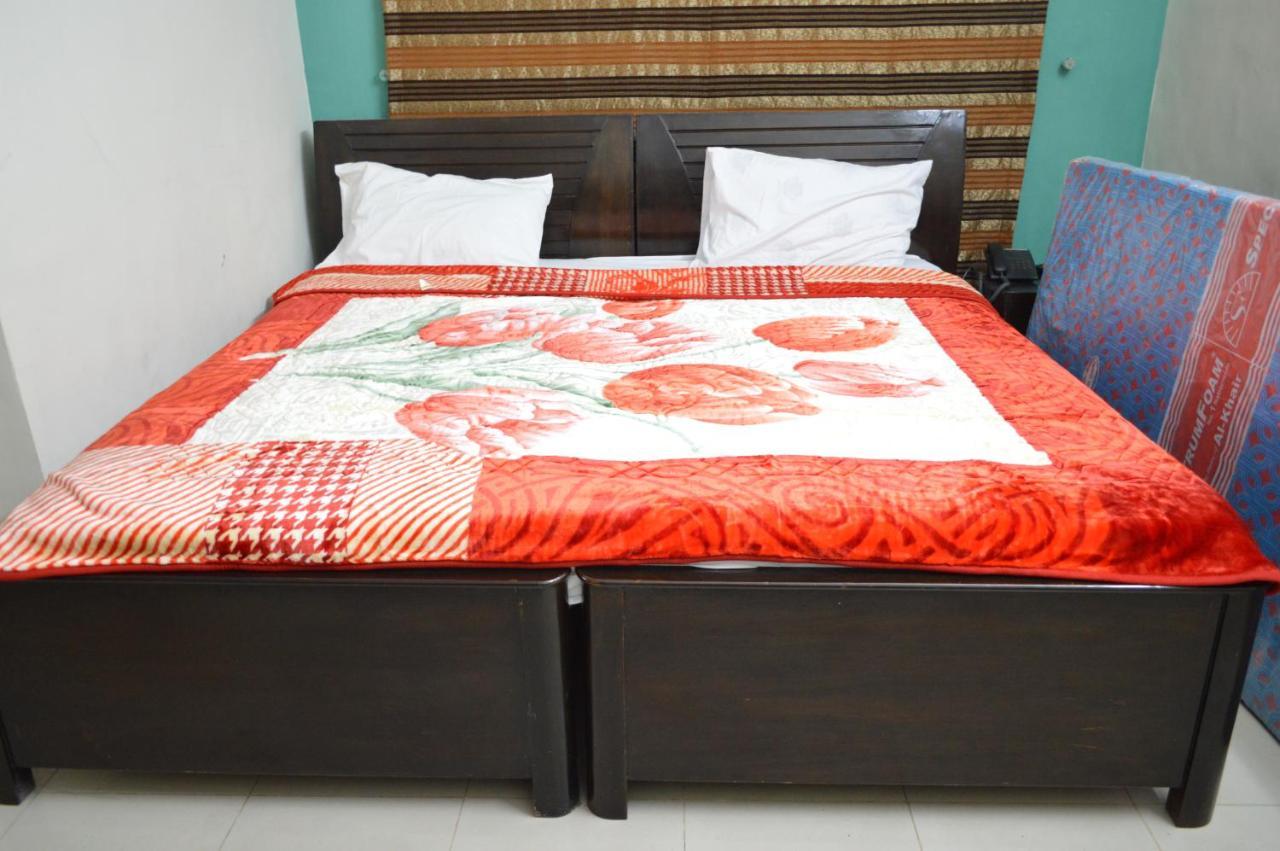 Tourist Hub Islamabad Bed & Breakfast Exterior photo