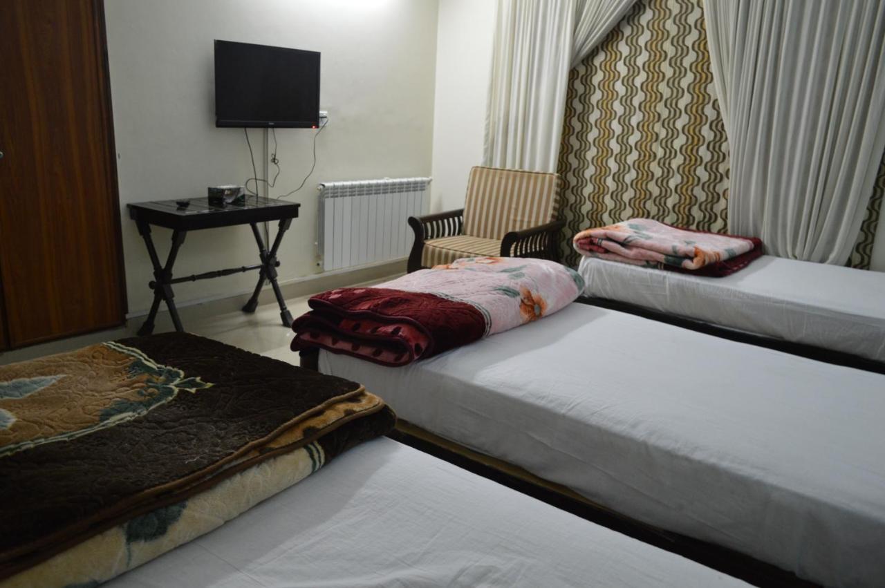 Tourist Hub Islamabad Bed & Breakfast Exterior photo