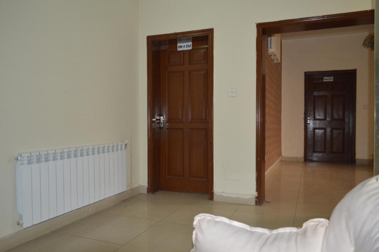 Tourist Hub Islamabad Bed & Breakfast Exterior photo