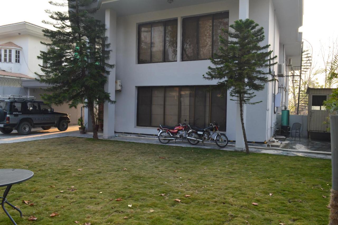Tourist Hub Islamabad Bed & Breakfast Exterior photo